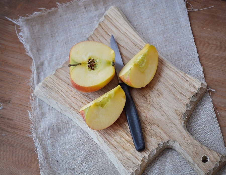 Äpfel schneiden
