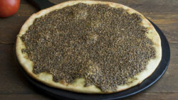 Arabisches Manakeesh mit Za'atar