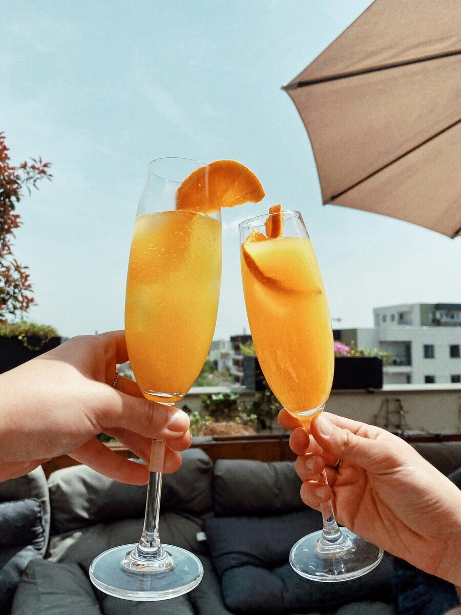 Mimosa-Cocktail genießen