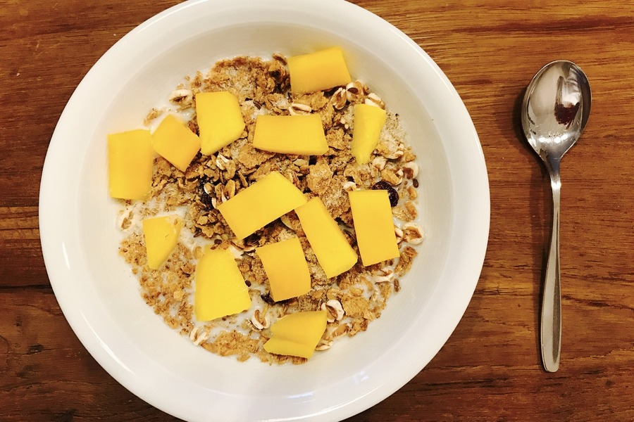 Müsli mit Mangostückchen