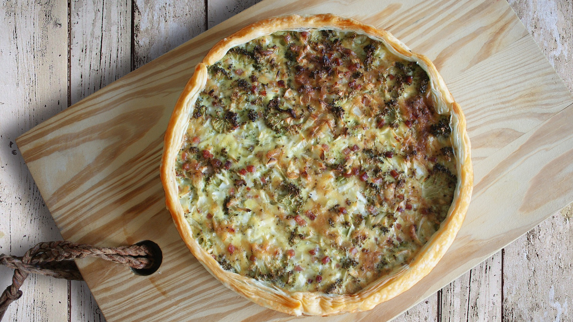 Quiche mit Zwiebeln und Speck - Happy Lemuro