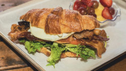 Roastbeef-Croissant-Sandwich